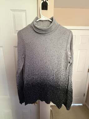 Athleta Flurry Blizzard Turtleneck Size M Grey Black Ombre Ribbed Top